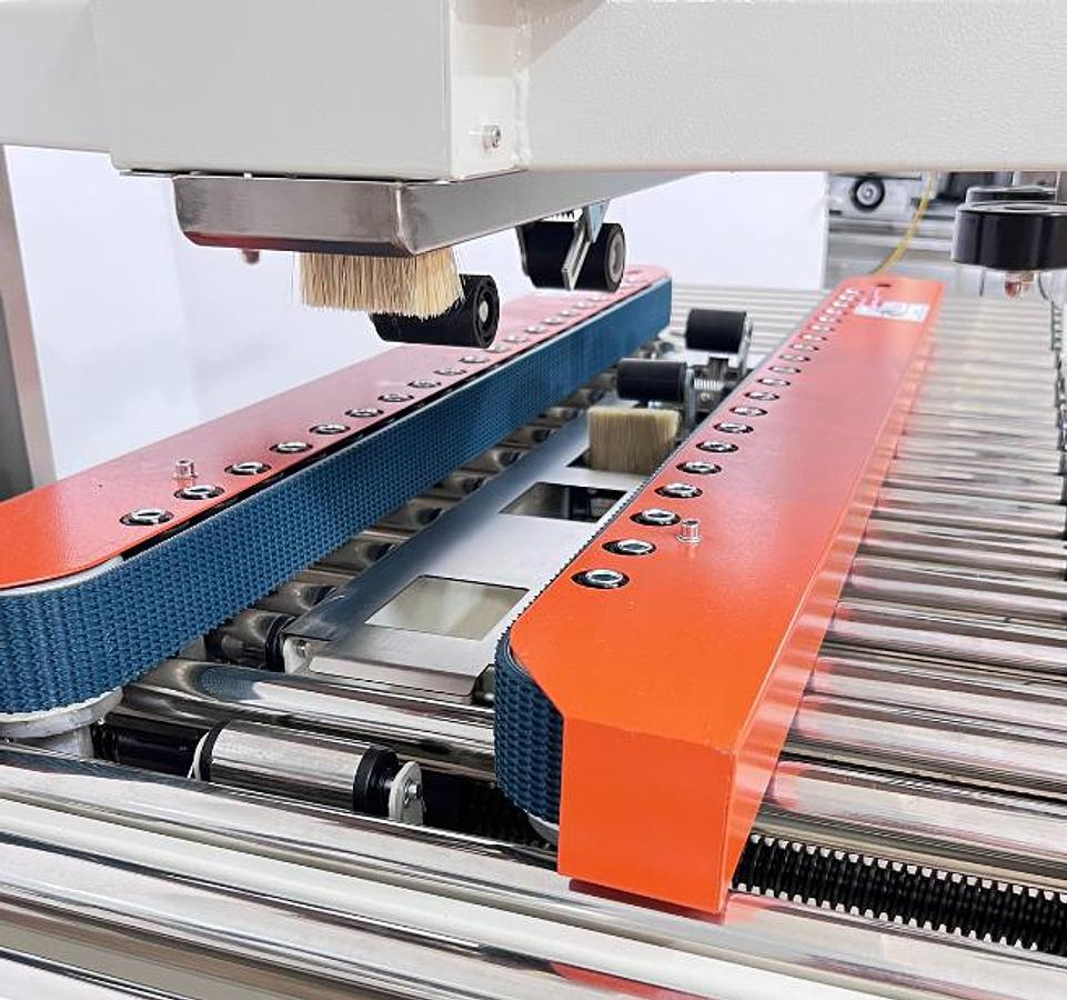 AEVOS TBCS-SA-SM - Tapeuse / scelleuse àboîtes semi-automatique dessus & dessous