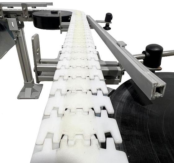 D'occasion mk North America, Inc. VERSAFLEX A08 - Convoyeur à chaîne table top flexible verticale 