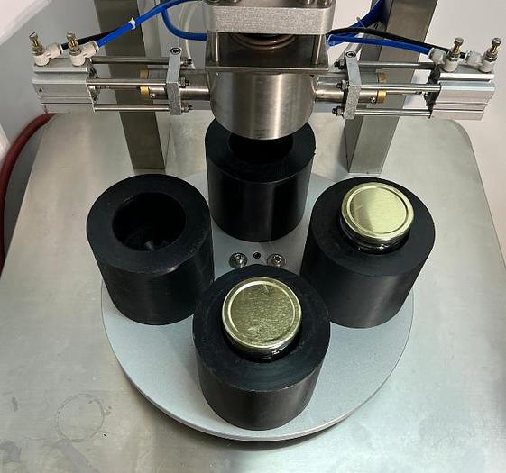 D'occasion BZX-65 - Bouchonneuse sous-vide semi-automatique