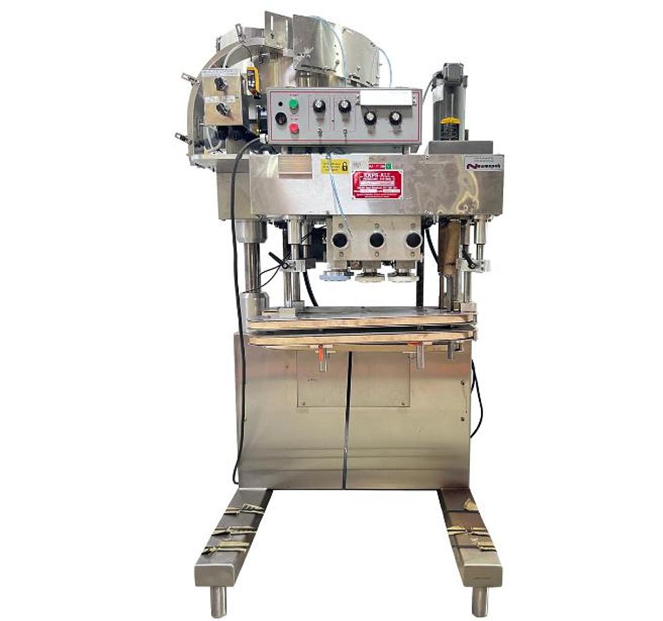 D'occasion KAPS-ALL A-2 - Bouchonneuse en ligne automatique avec bol vibrant