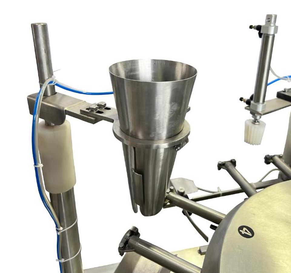 D'occasion MINGBO MB8-200C Remplisseuse / Scelleuse  à sachets rotative automatique