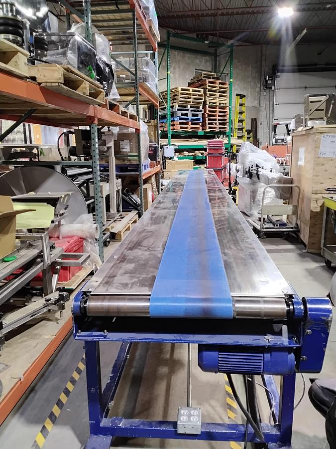 Used Convoyeur à bande 252'' x 10'' avec table de triage