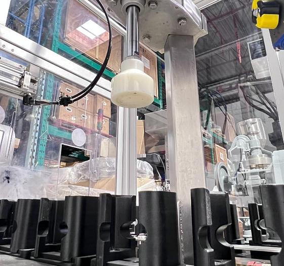 Used COMAS RTS4 - Remplisseuse 4 buses automatique avec tête de vissage & station de pressage