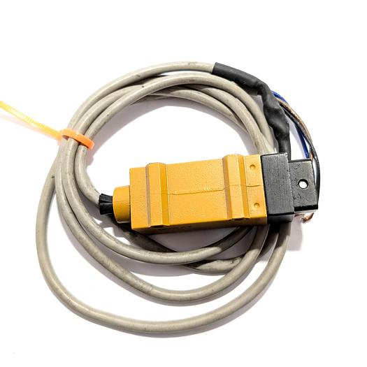 Used OMRON E3S-X3CE4