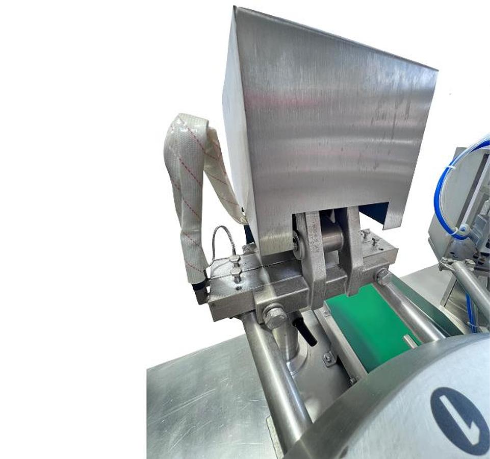 D'occasion MINGBO MB8-200C Remplisseuse / Scelleuse  à sachets rotative automatique