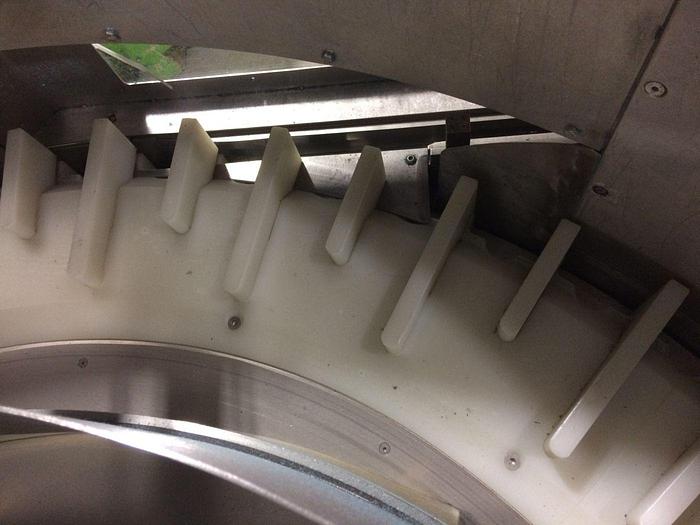 Used Bottle Feeder De-scrambler