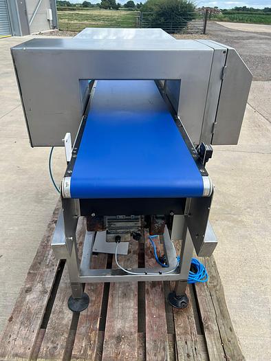 Used LOMA IQ2 METAL DETECTOR