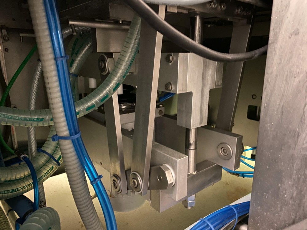 Used Multivac R175CD skin-packer