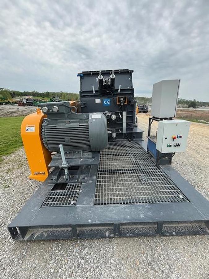 Meka MTI 1115 Impact Crusher