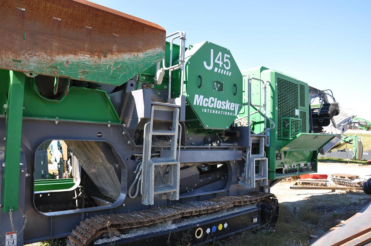 Used MCCLOSKEY J45 J45v2 JAW CRUSHER
