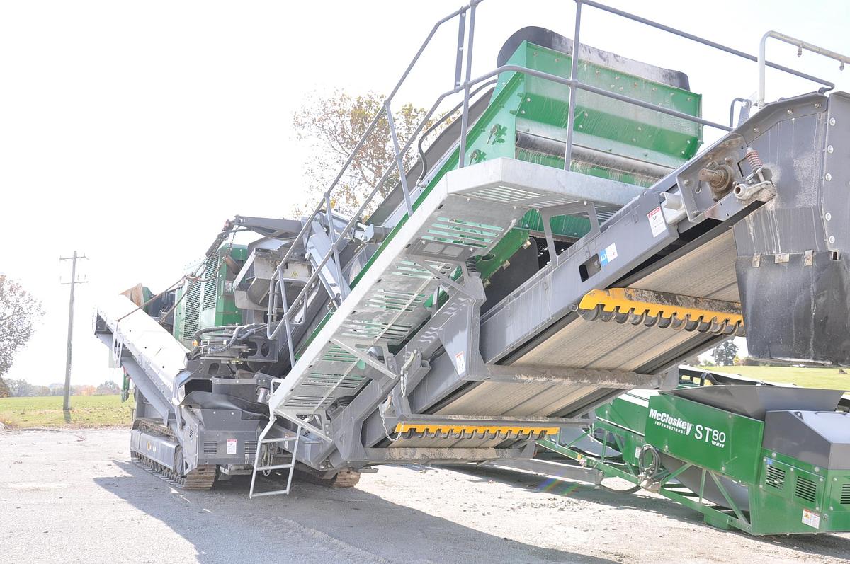 Used 2025 MCCLOSKEY I44RV3HD