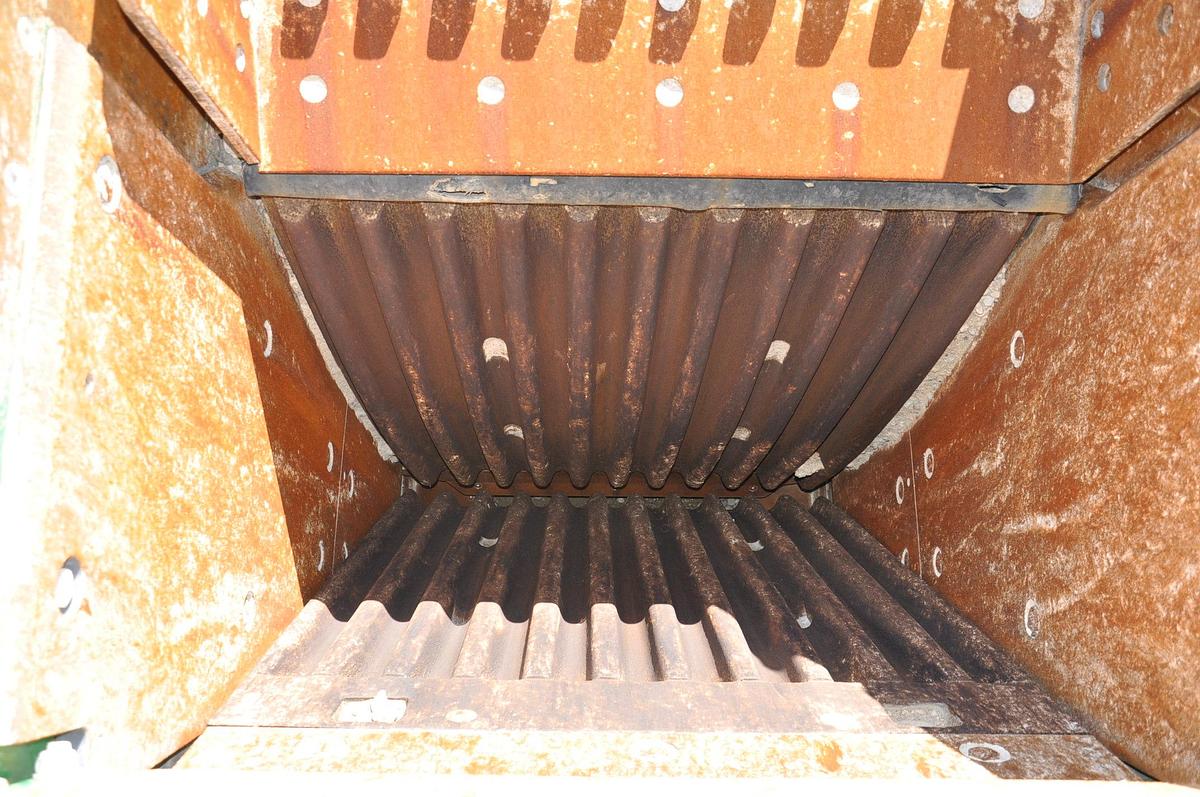 Used MCCLOSKEY J45 J45v2 JAW CRUSHER