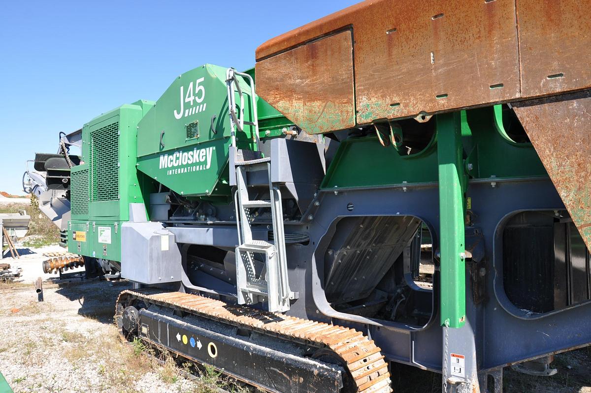 Used MCCLOSKEY J45 J45v2 JAW CRUSHER