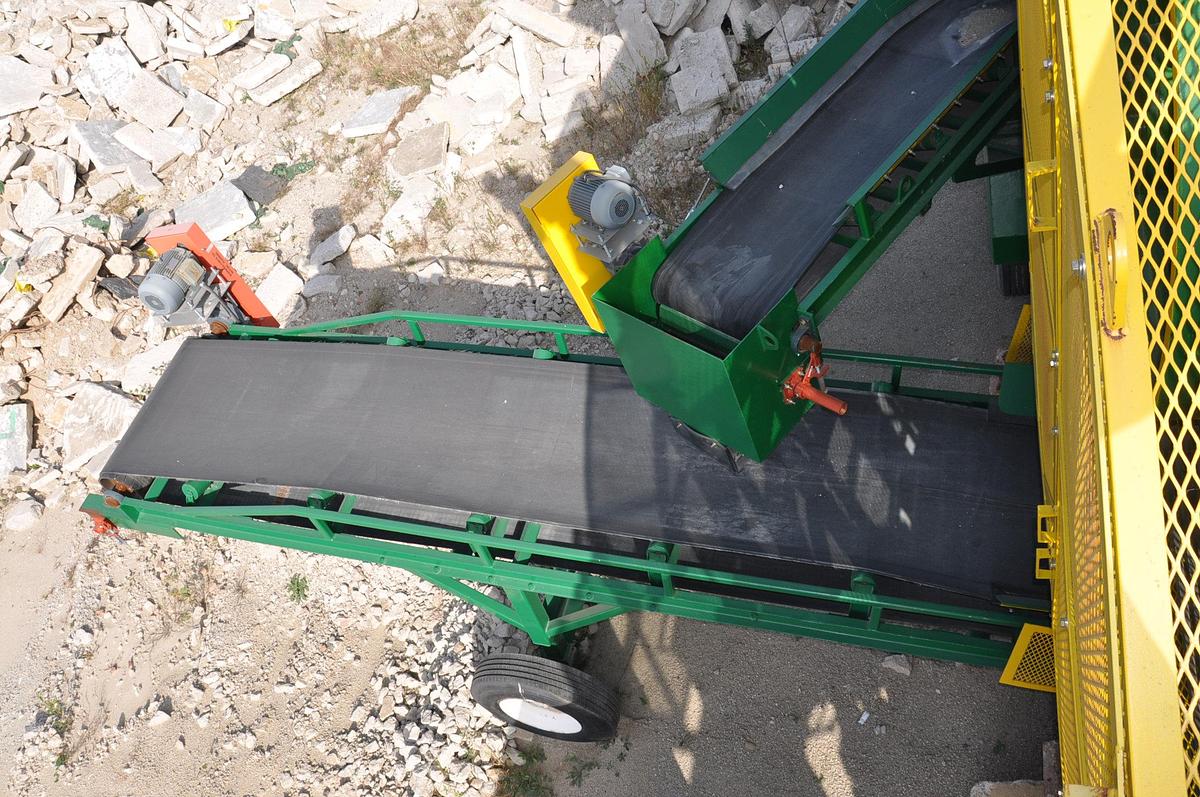 Wheeled Portable 32x54 Jaw Crusher Plant