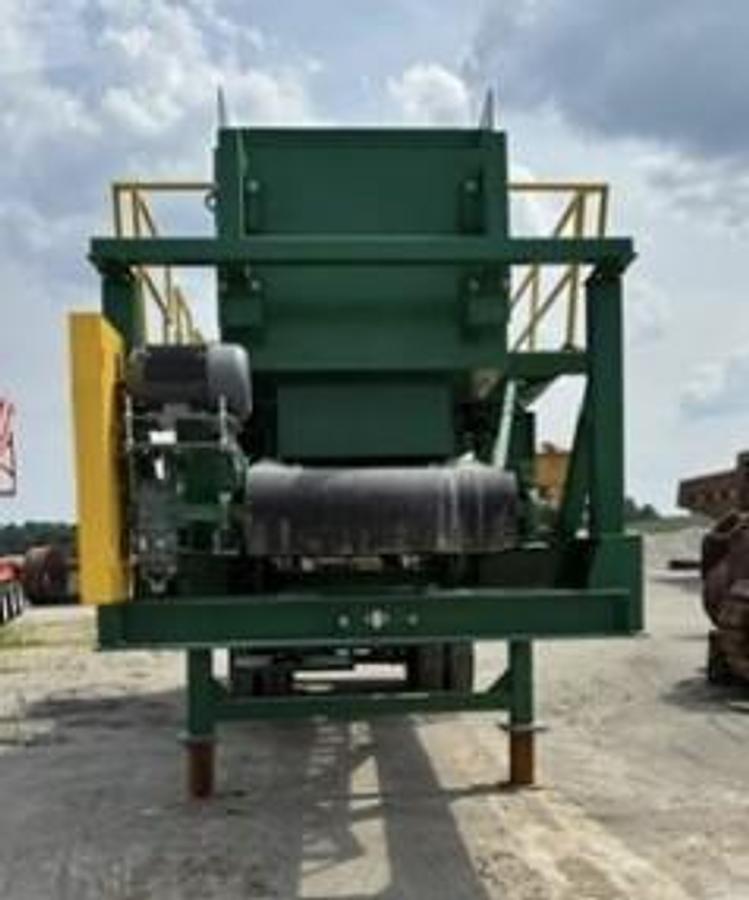 Portable R155 Screen Plant on Chassis