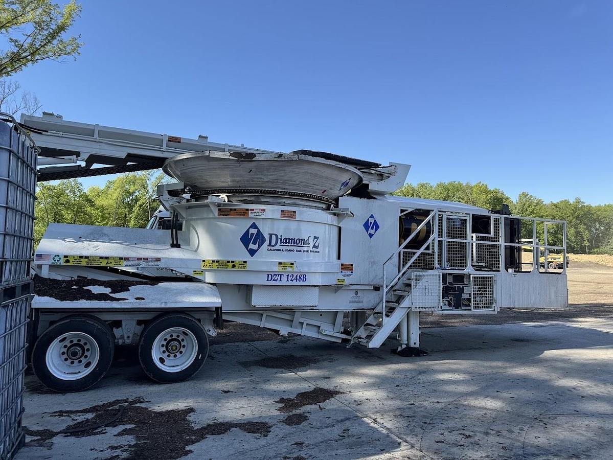 Used 2023 Diamond Z DZT 1248B Tub Grinder