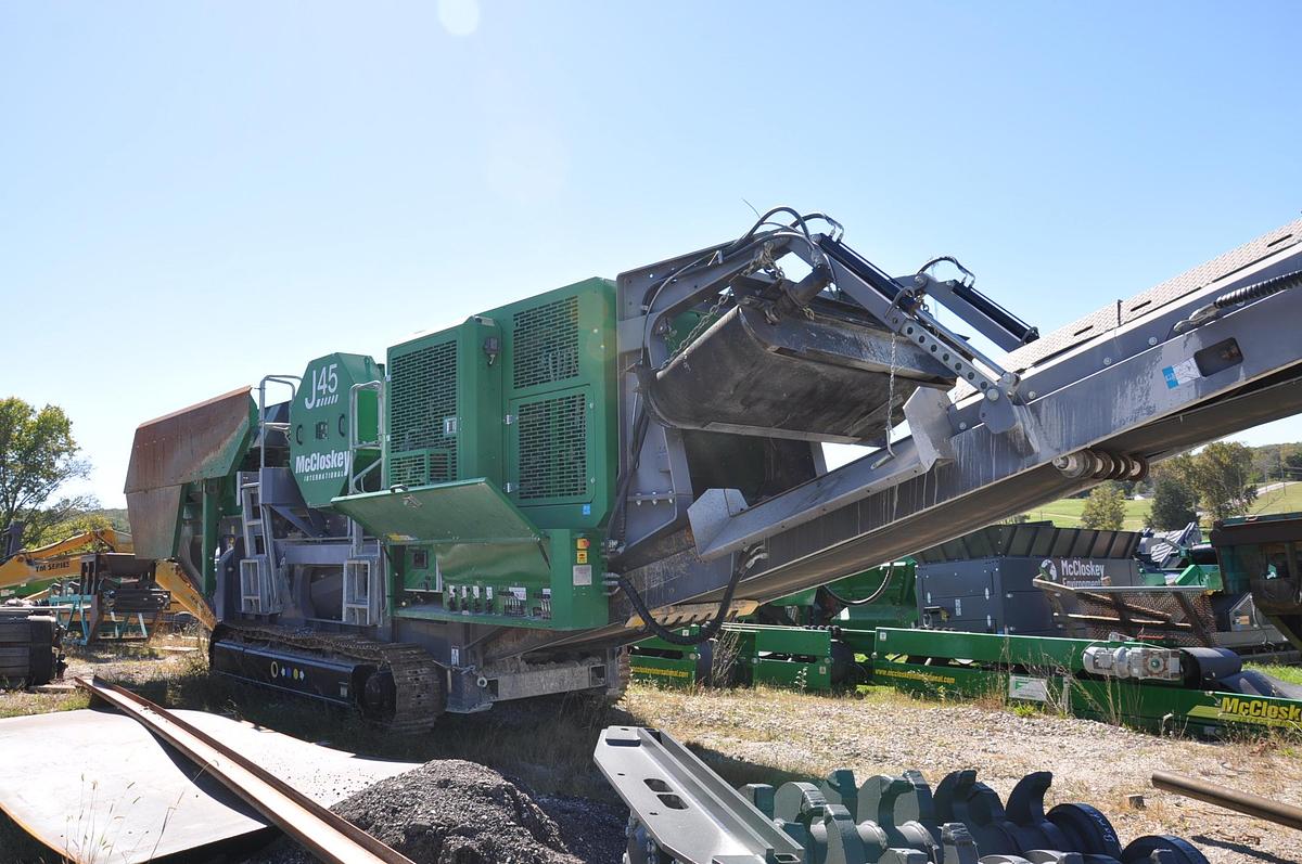 Used MCCLOSKEY J45 J45v2 JAW CRUSHER