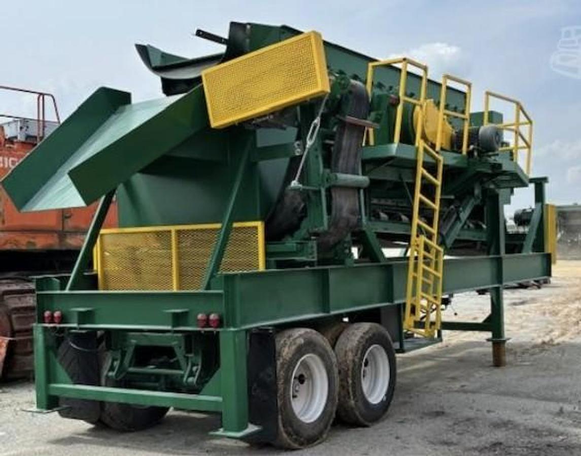 Portable R155 Screen Plant on Chassis