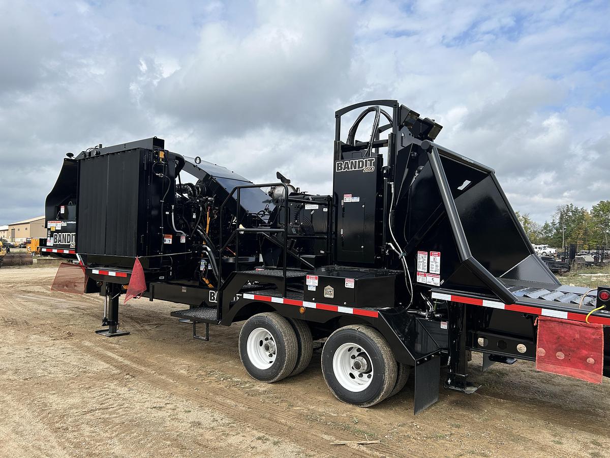 New 2025 Bandit 2590 Wheeled Portable Chipper