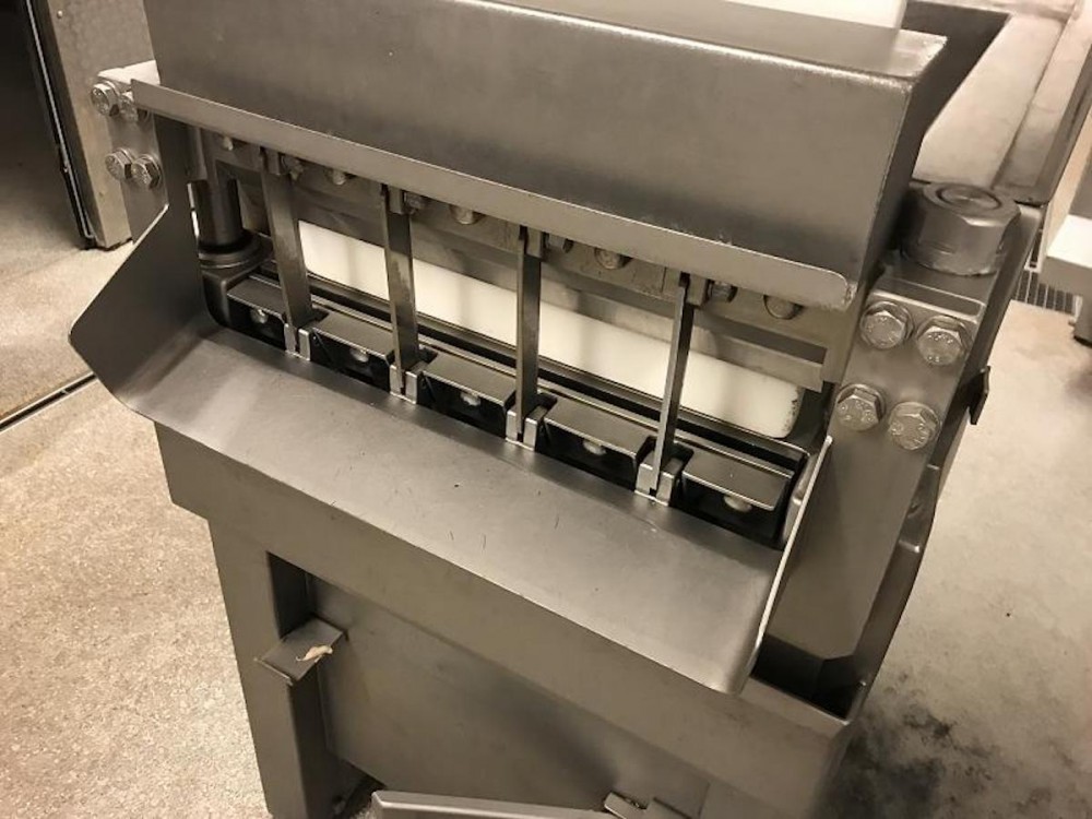 Used Ruhle guillotine