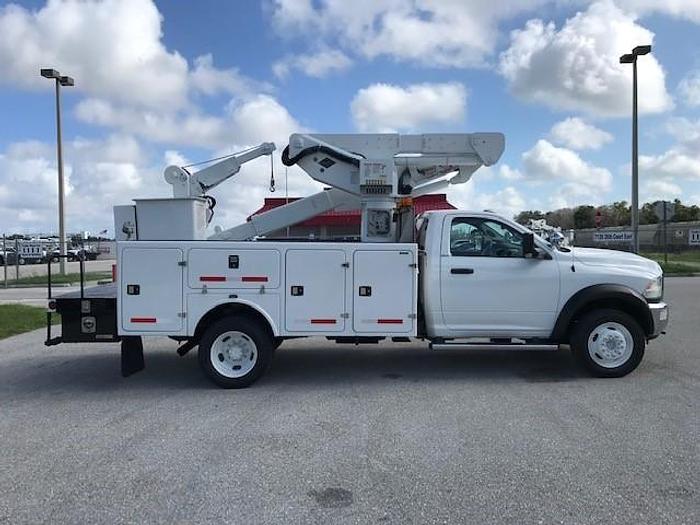 Used Versalift VST36I-MH 41ft Bucket Boom on a 2016 Ford F550 4x4 Reg Cab Truck - C605105