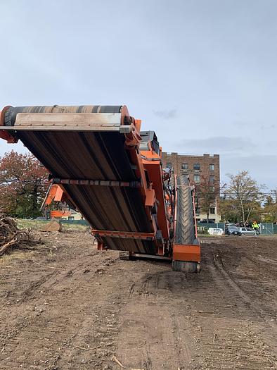 Used Mobile Tracked complete demolition crusher