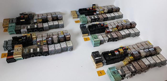 Gebraucht Konvolut 32 Stück Relais u Sockel, verschiedene Typen siehe Fotos  Diff. Manufacturer gebraucht