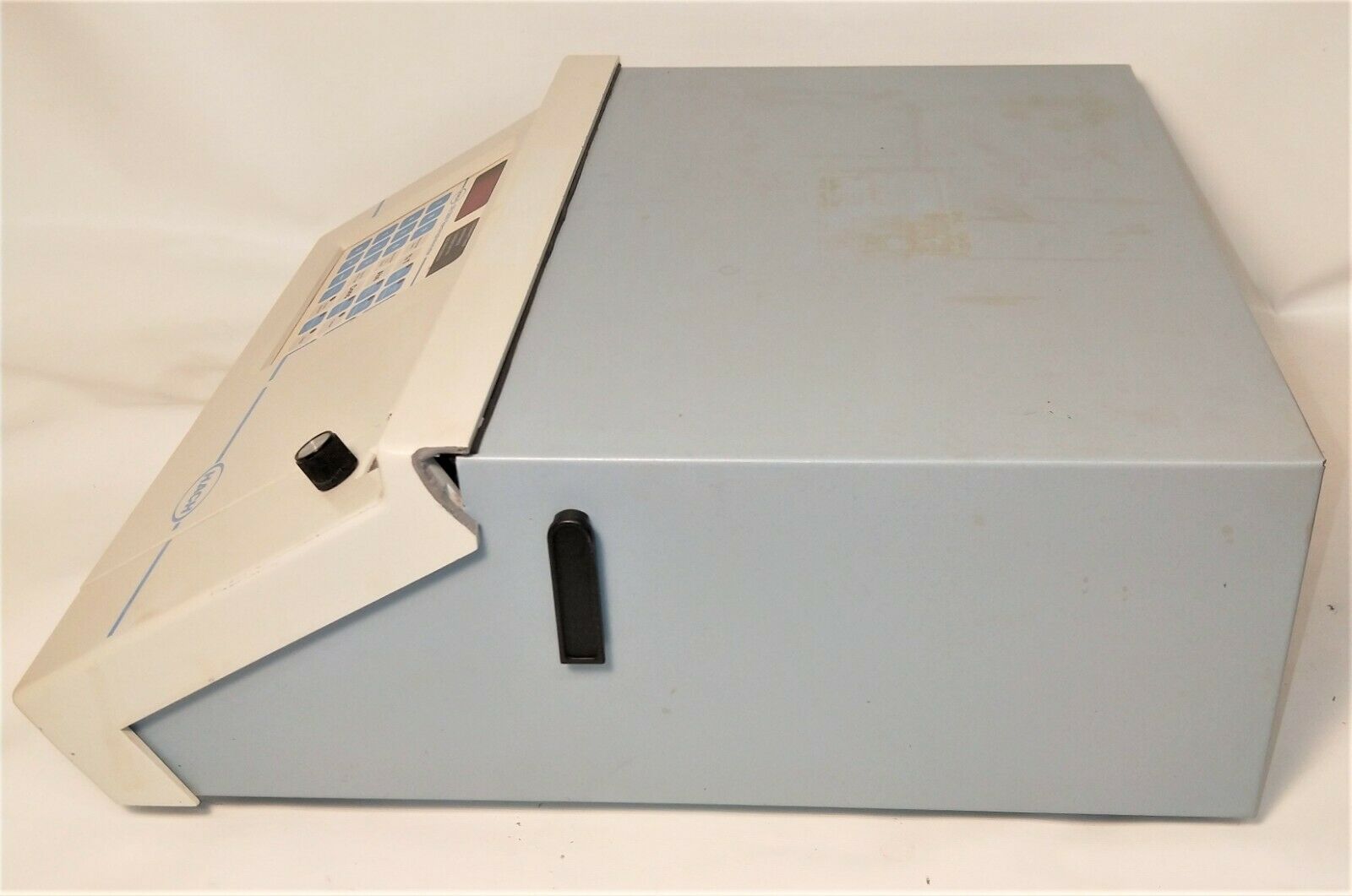 Used Hach DR/3000 Visible Spectrophotometer (340 to 1000nm)