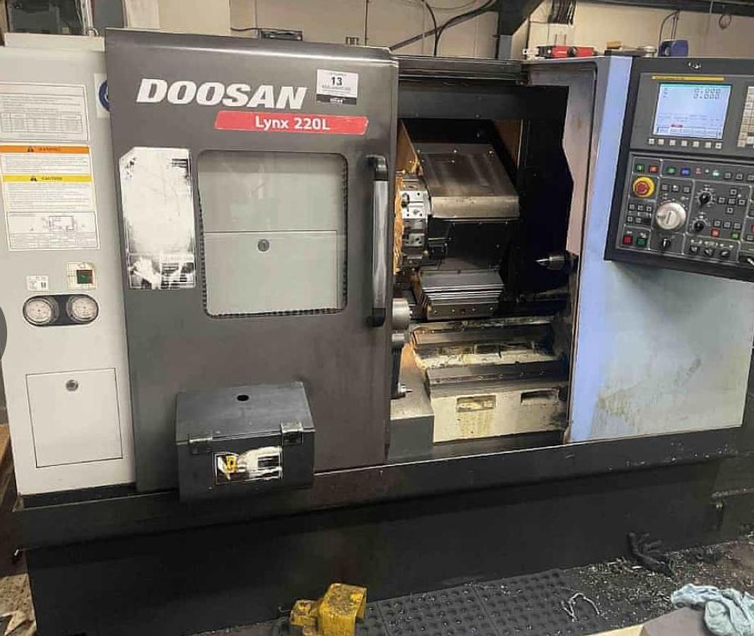 Usato TORNIO CNC 2 ASSI DOOSAN LYNX 220B