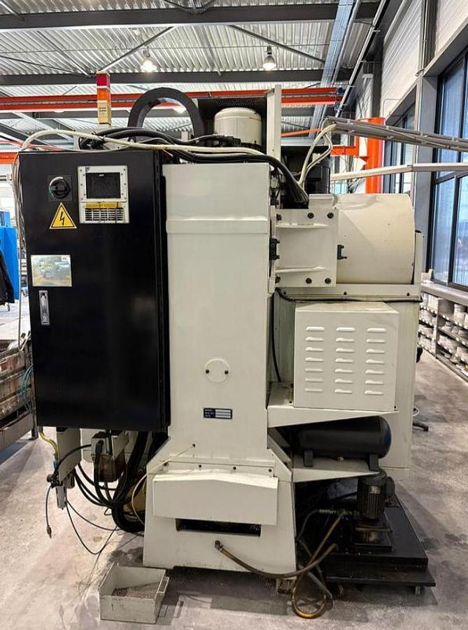 Usato CENTRO DI LAVORO 3 ASSI HURCO VM1