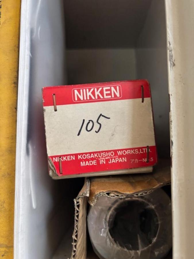 Usato CENTRO DI LAVORO VERTICALE QUASER MV154P CON 4 ASSE NIKKEI