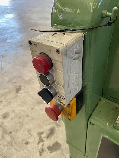 Used CLOVIS 180/1500 PARALLEL LATHE