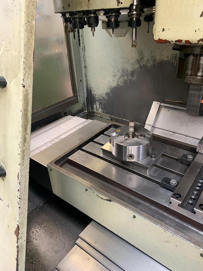 Usato CENTRO DI LAVORO VERTICALE FIRST MCV 641