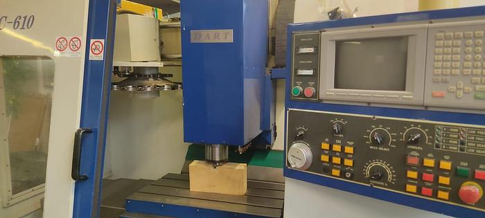 Usato CENTRO DI LAVORO DART VMC 610