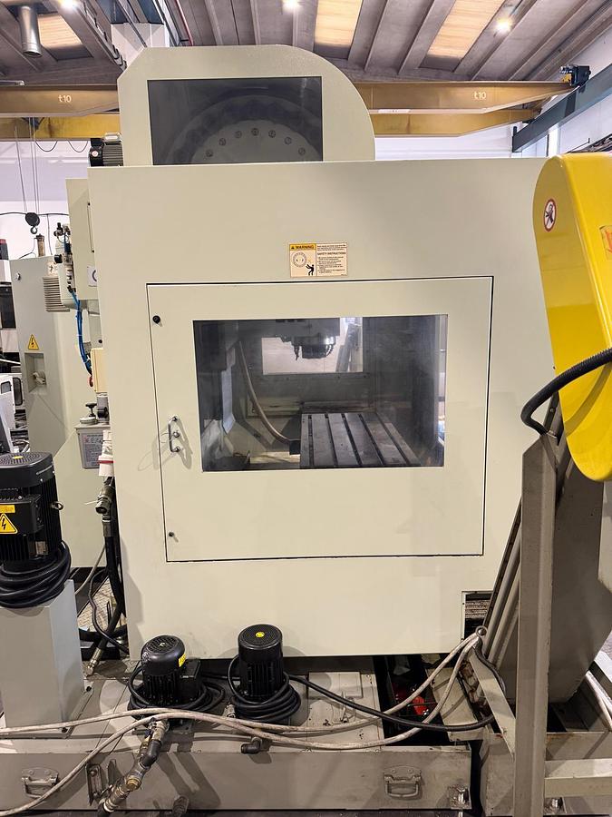 Usato CENTRO DI LAVORO VERTICALE "FIRST" MCV 1000 - CNC FANUC