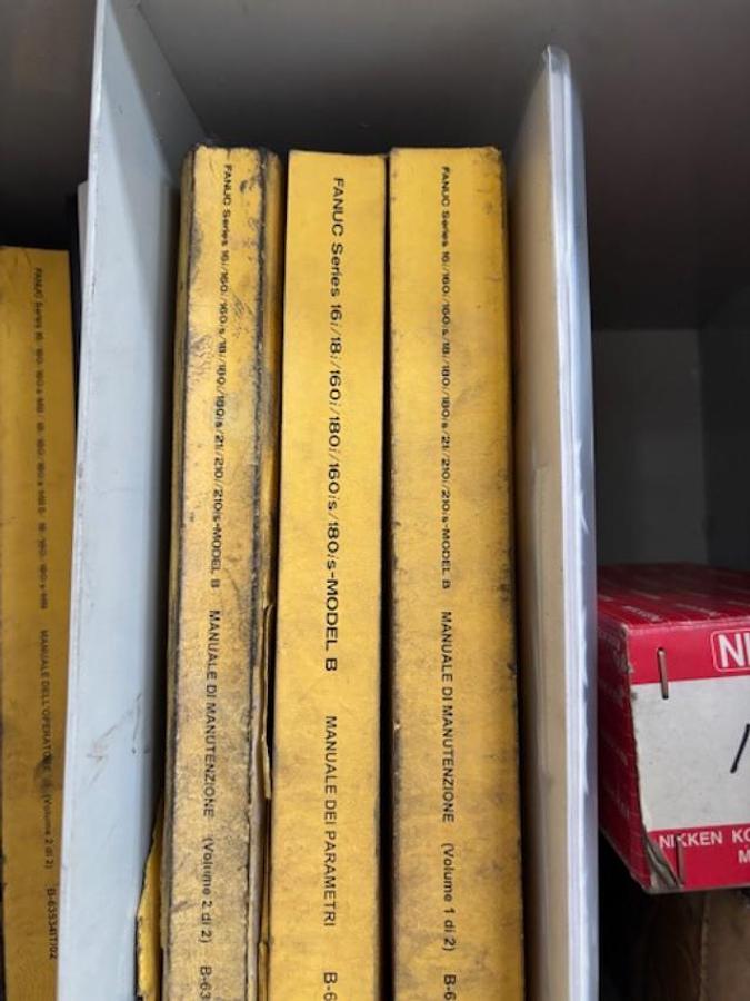 Usato CENTRO DI LAVORO VERTICALE QUASER MV154P CON 4 ASSE NIKKEI