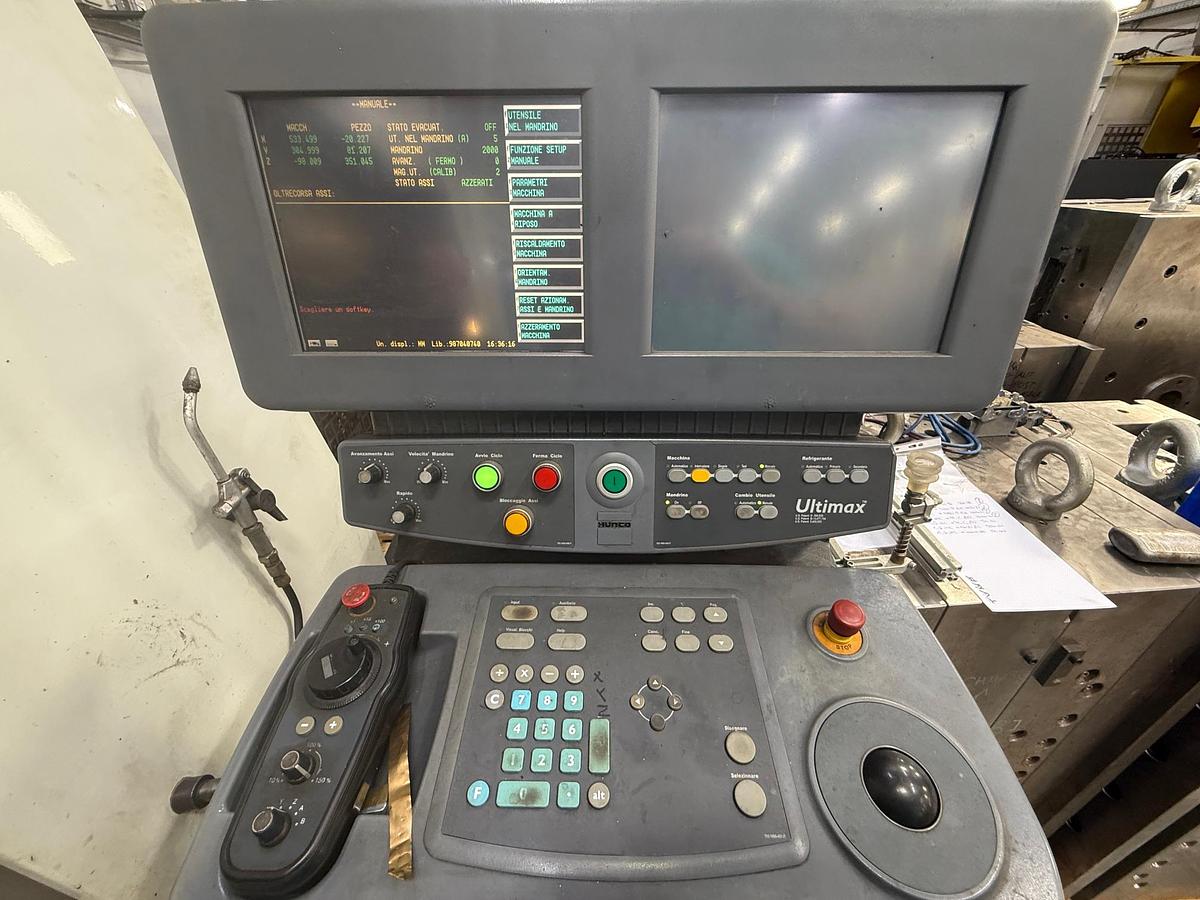 Usato CENTRO DI LAVORO HURCO VMX 42 S