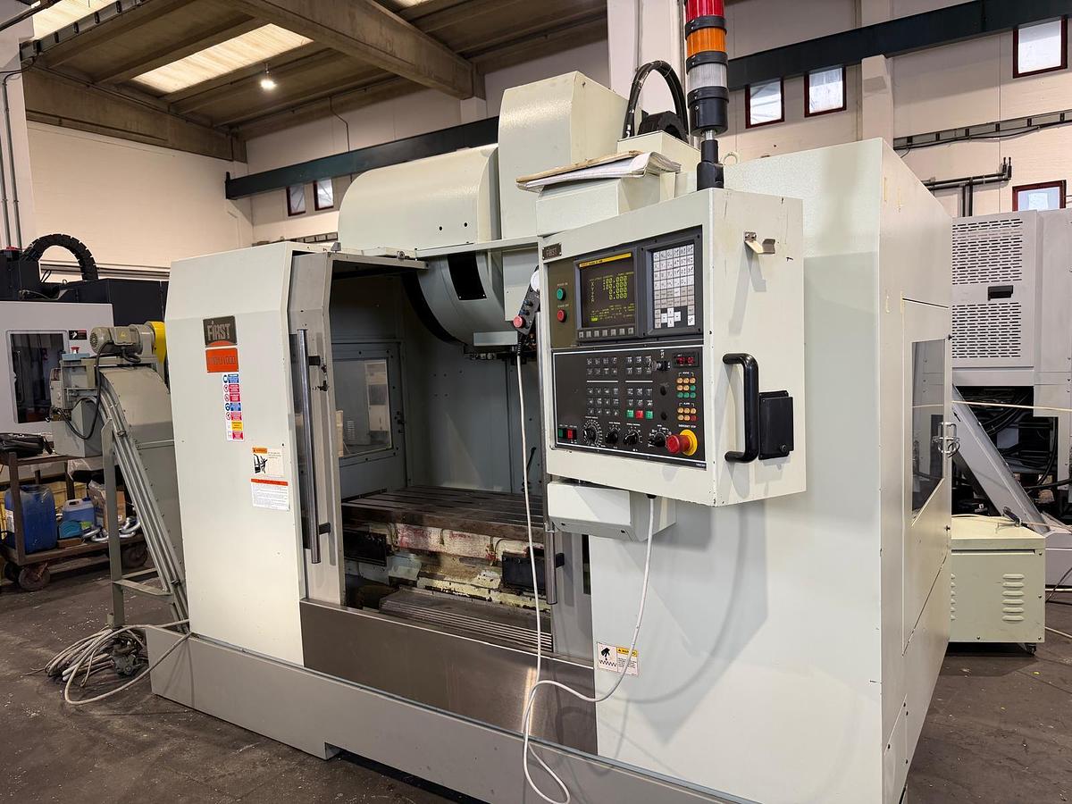 Usato CENTRO DI LAVORO VERTICALE "FIRST" MCV 1000 - CNC FANUC