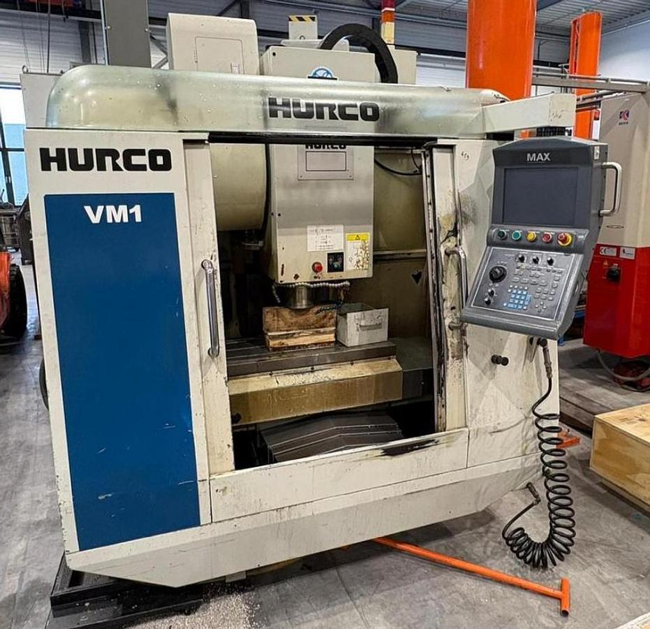 Usato CENTRO DI LAVORO 3 ASSI HURCO VM1