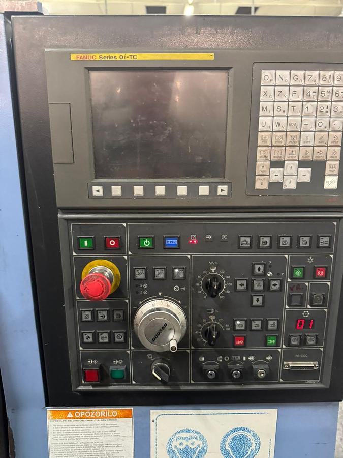 Usato TORNIO CNC 2 ASSI DOOSAN LYNX 220B