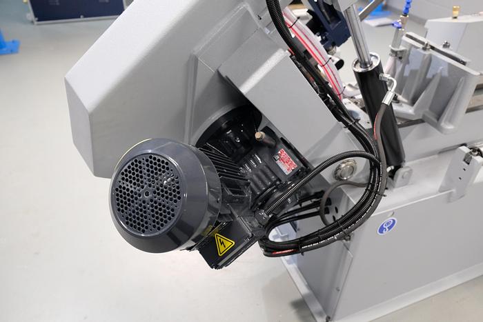 UZMA 320 Horizontal Bandsaw