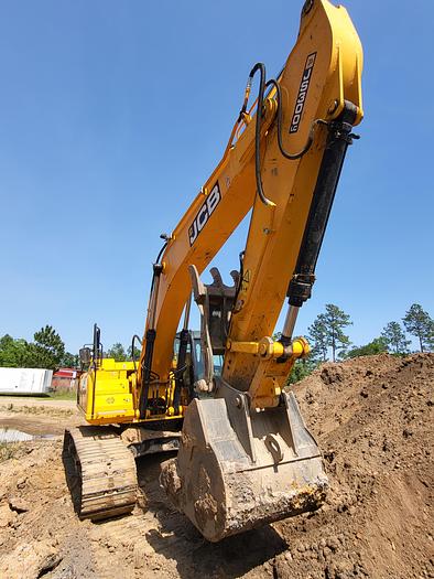 Used 2017  JCB 300LC 