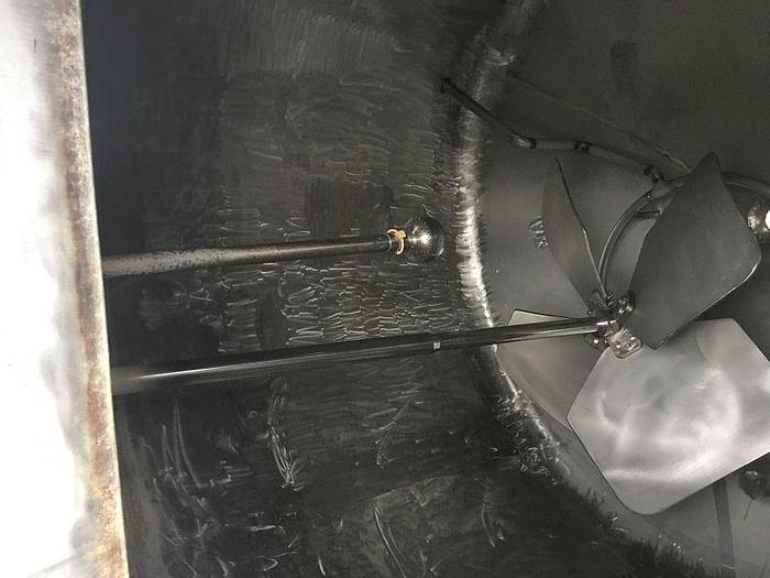 Used 2,000 GALLON MIX TANK – 5 HP – T-304 S/S (#9712)