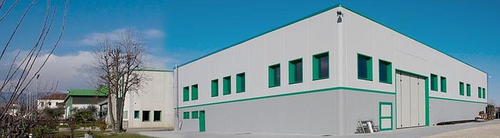 New (F&P)   Several Arms. One Head