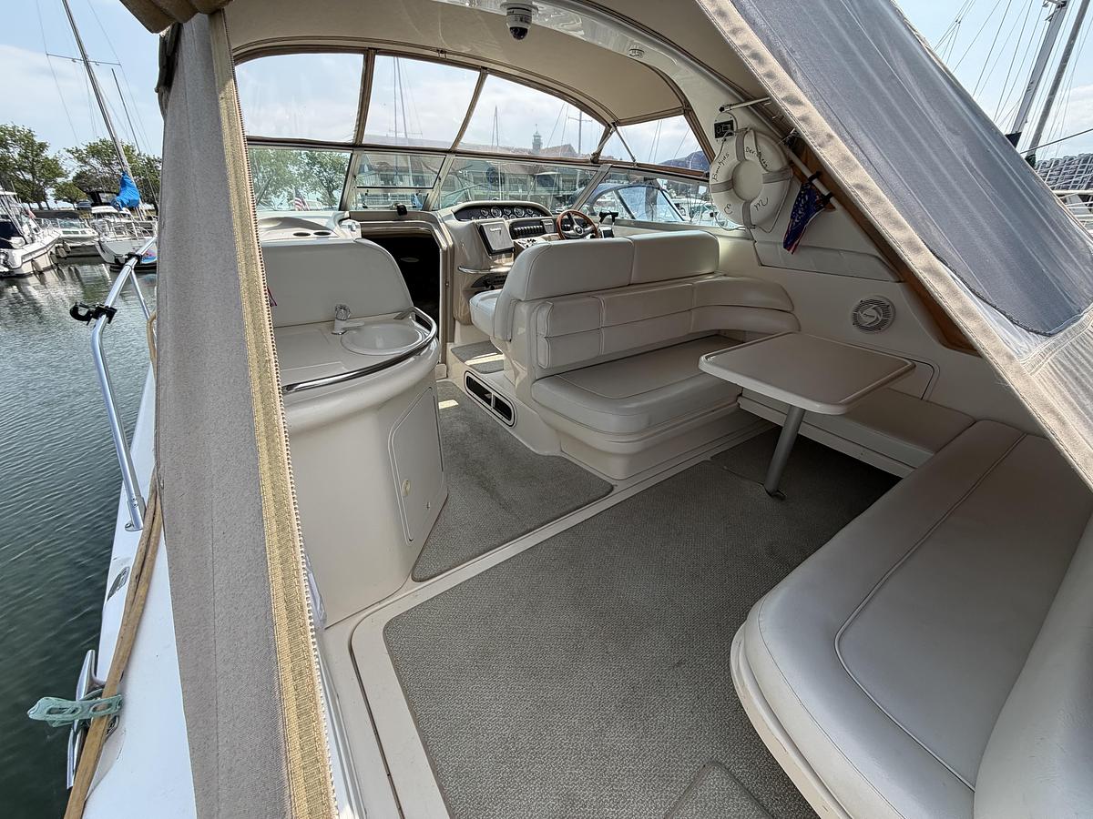 Used 1999 Sea Ray Sundancer 330