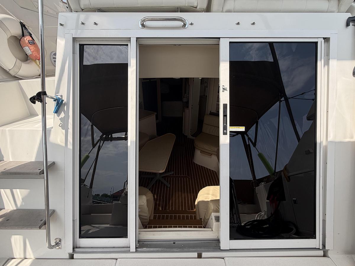 Used 1999 Carver 380 Santego