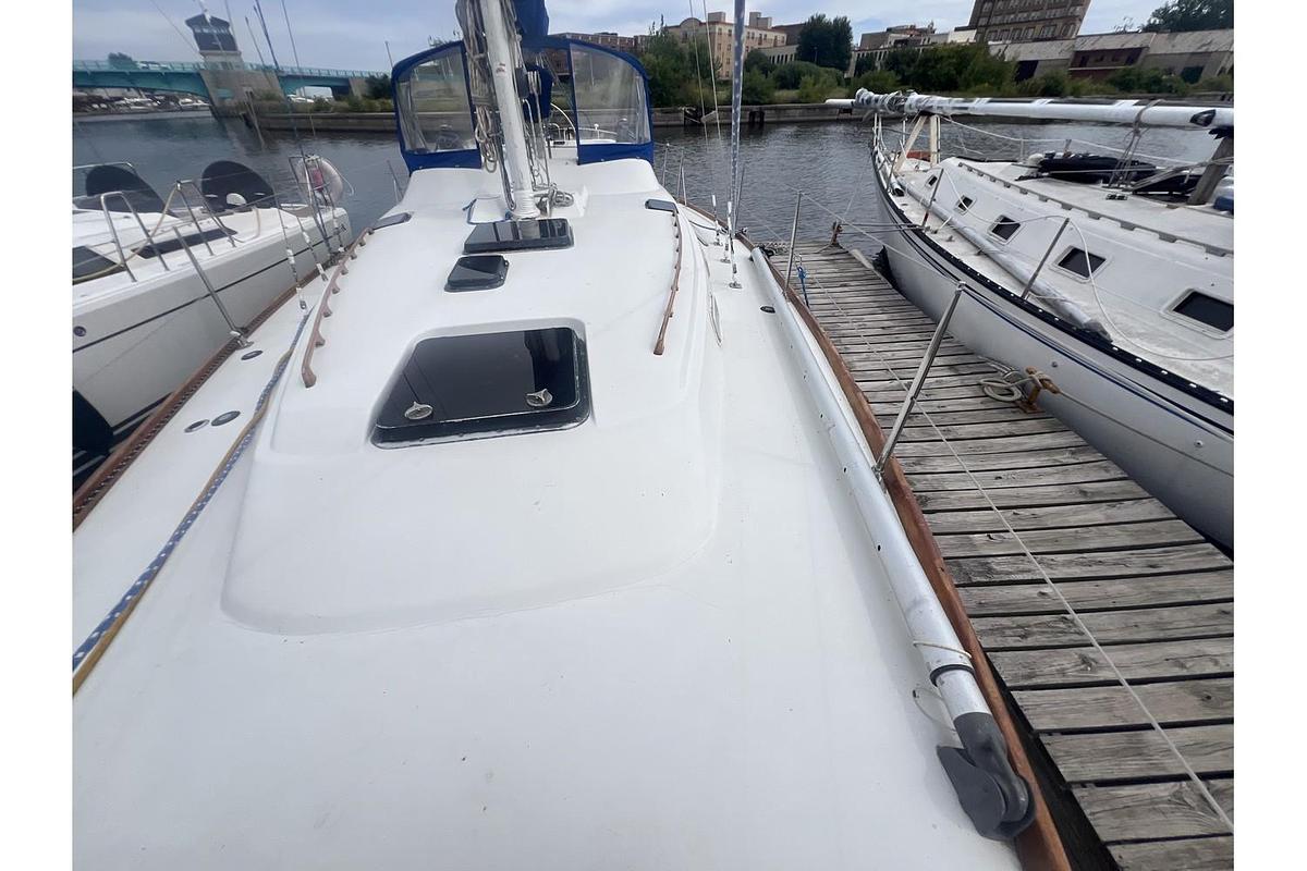 Used 1985 C&C Landfall 39