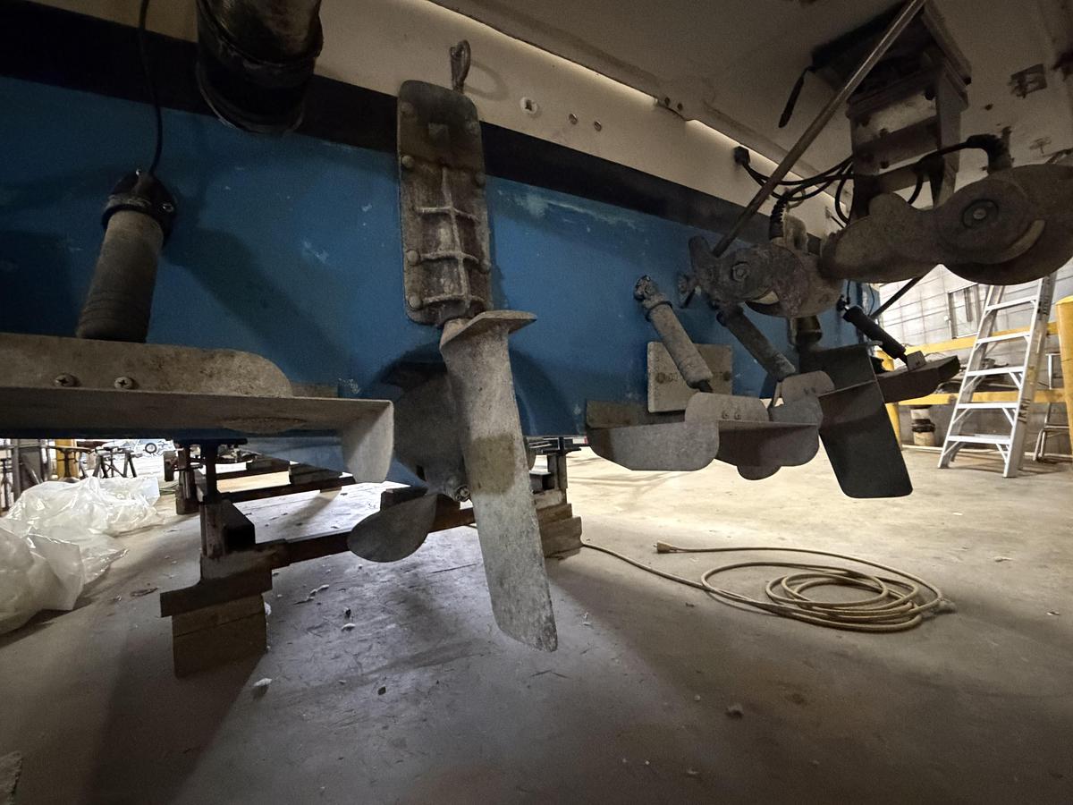 Used 1986 Bayliner 3270