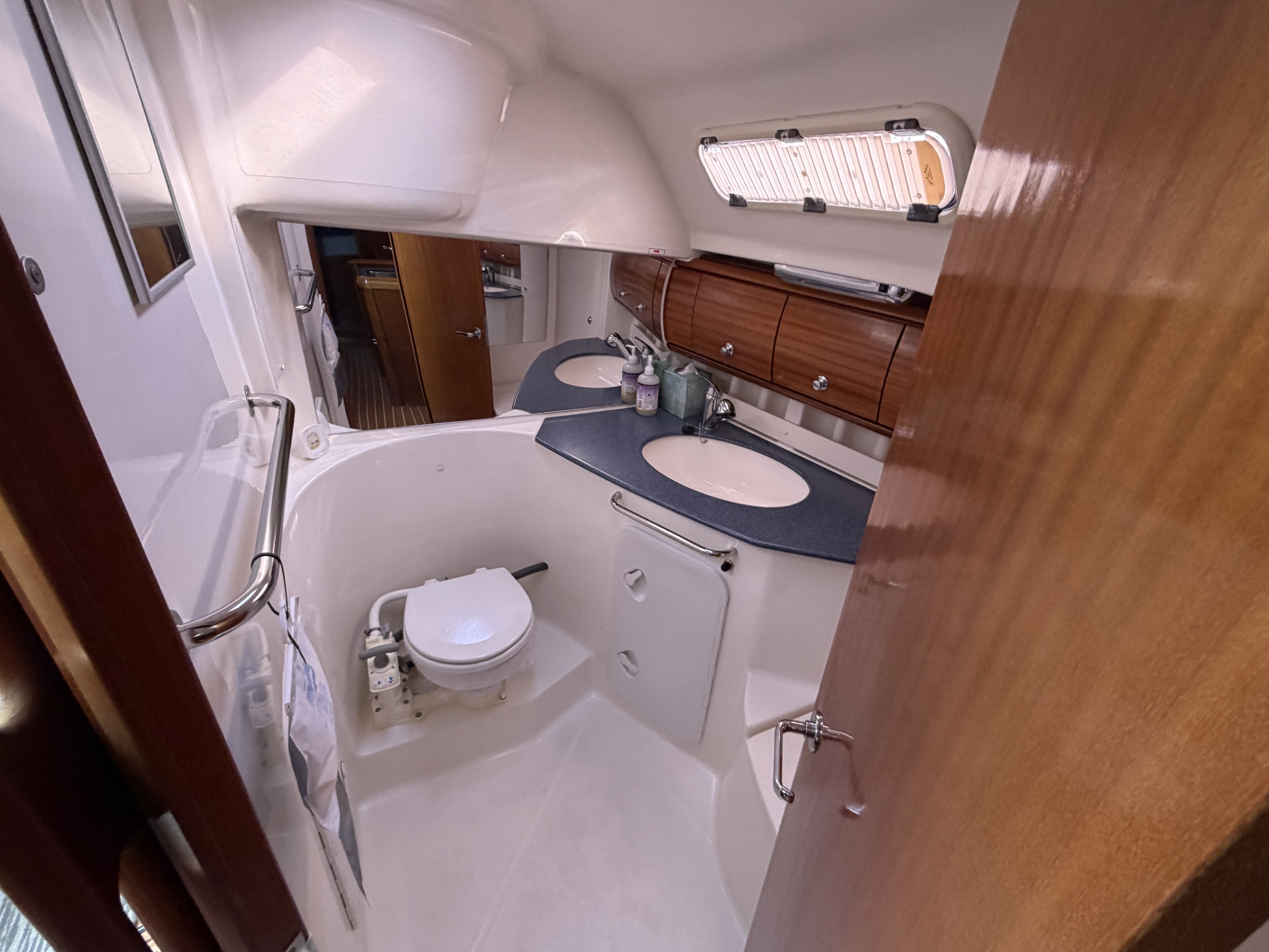Used 2004 Bavaria 38