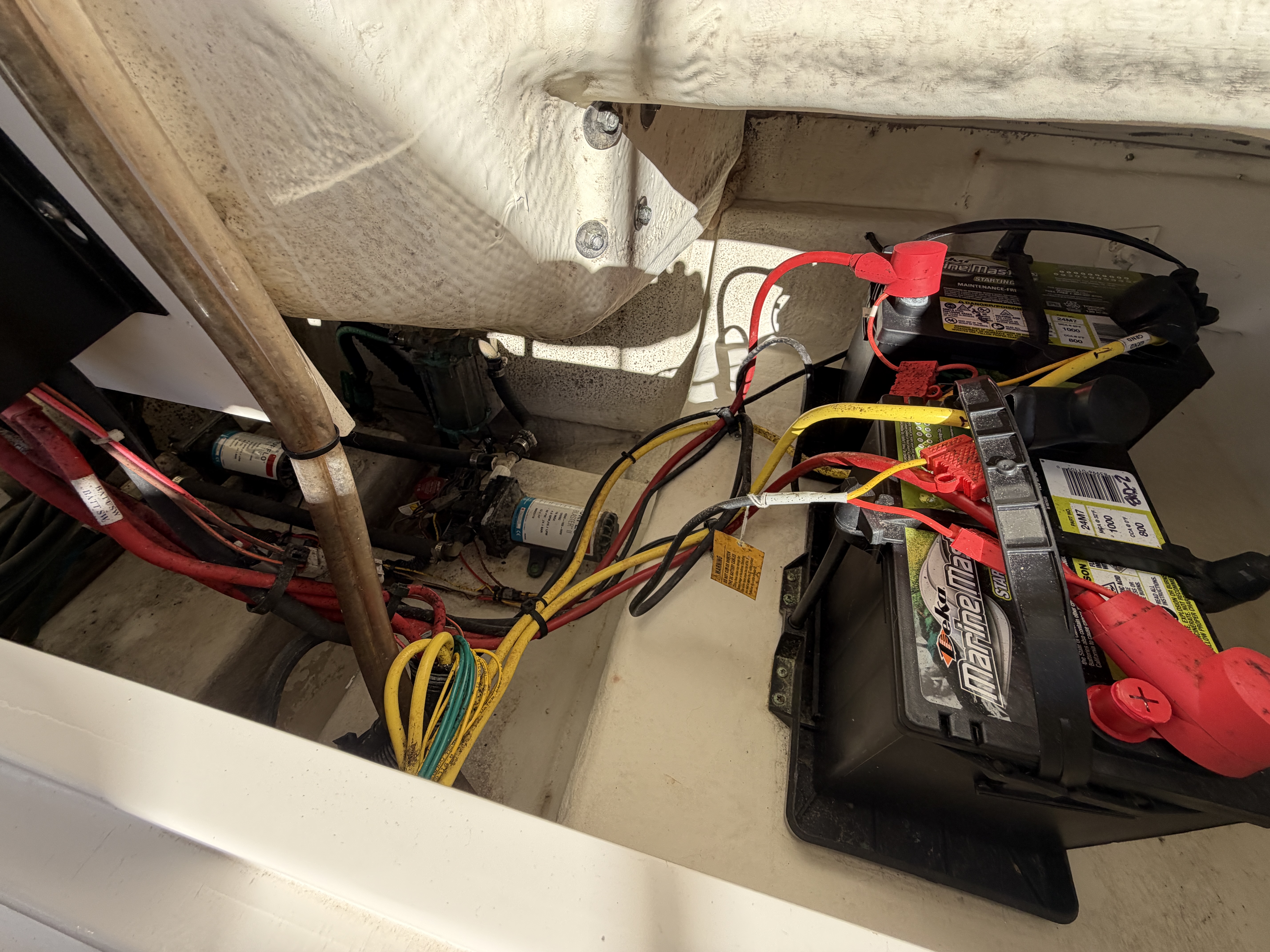 Used 2014 Robalo R227 Dual Console